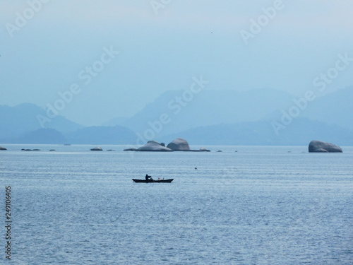 A boat in the sea © Luiz