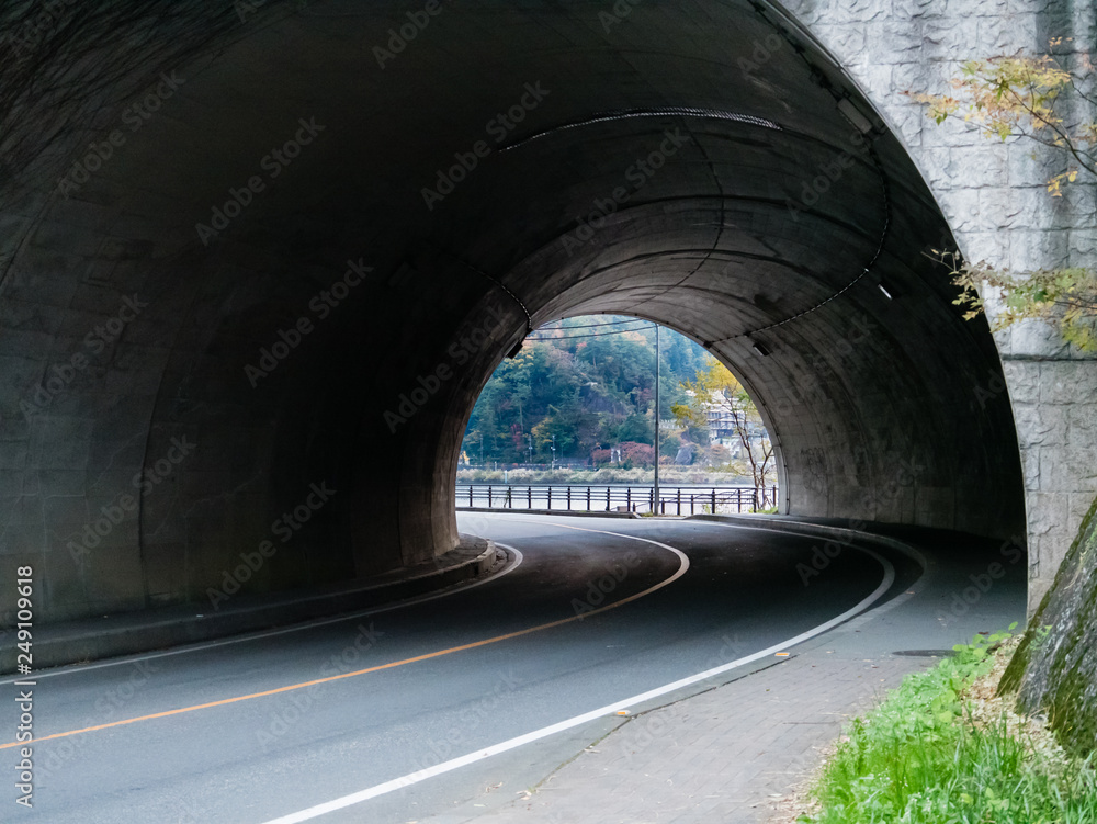 Fototapeta premium Tunnel with Kawaguchiko Lake