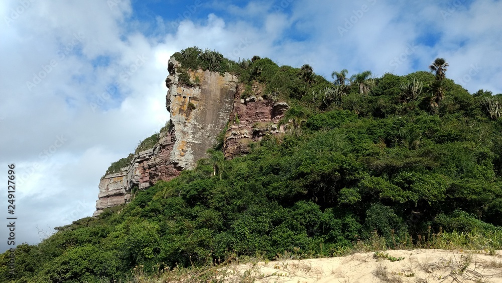 Paredão de rocha, Morro dos Conventos, Santa Catarina, Brasil