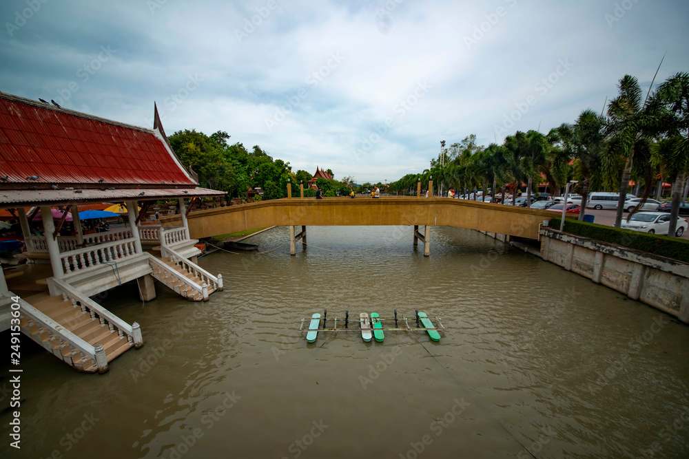 Naklejka premium Wat Yai Chai Mongkhon Temple in Ayutthaya, Thailand