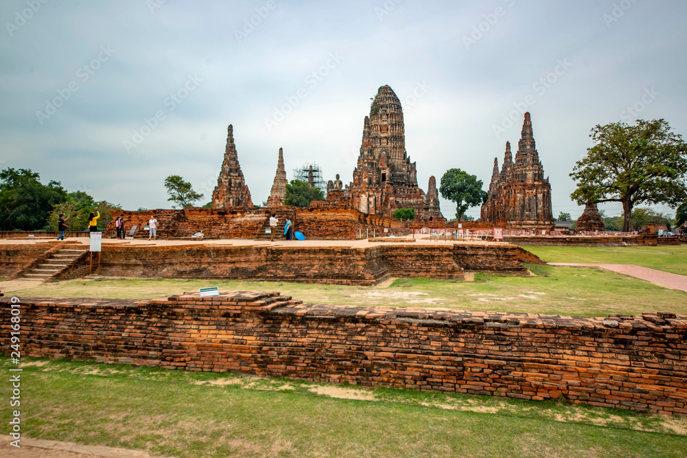 Fototapeta premium Wat Chaiwatthanaram Temple in Ayutthaya, Thailand