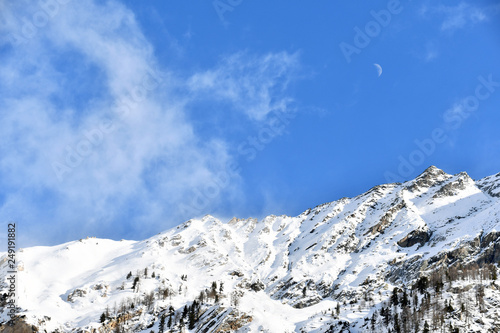 La luna sopra la montagna © balenabianca