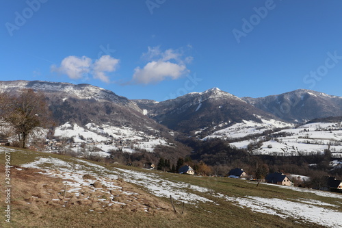 LES DESERTS - VILLAGE DE SAVOIE SOUS LA NEIGE