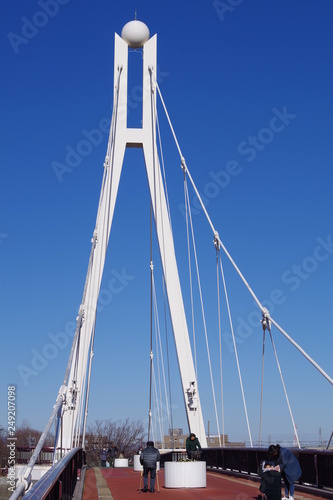 青空とつり橋 © camera_kozo