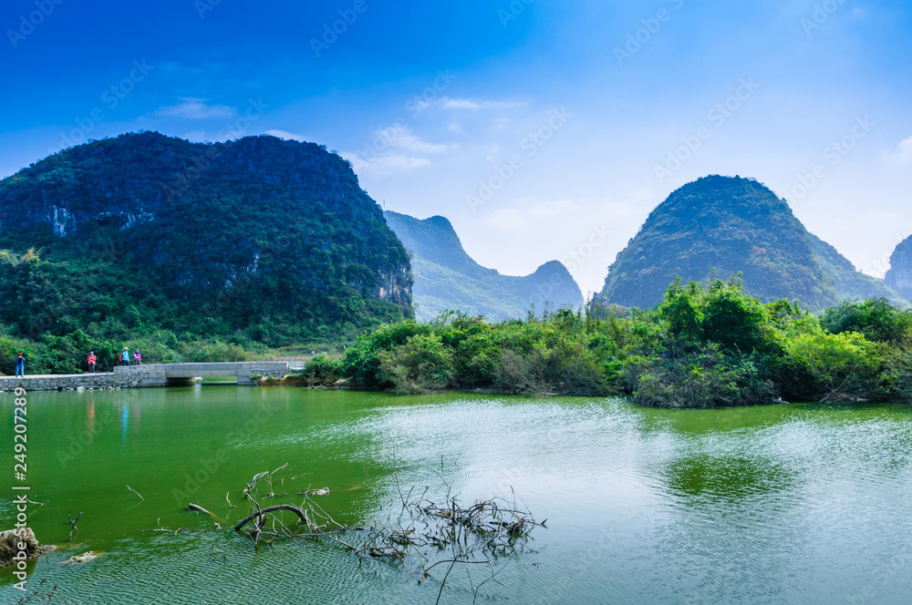 Mountain and lake scenery 