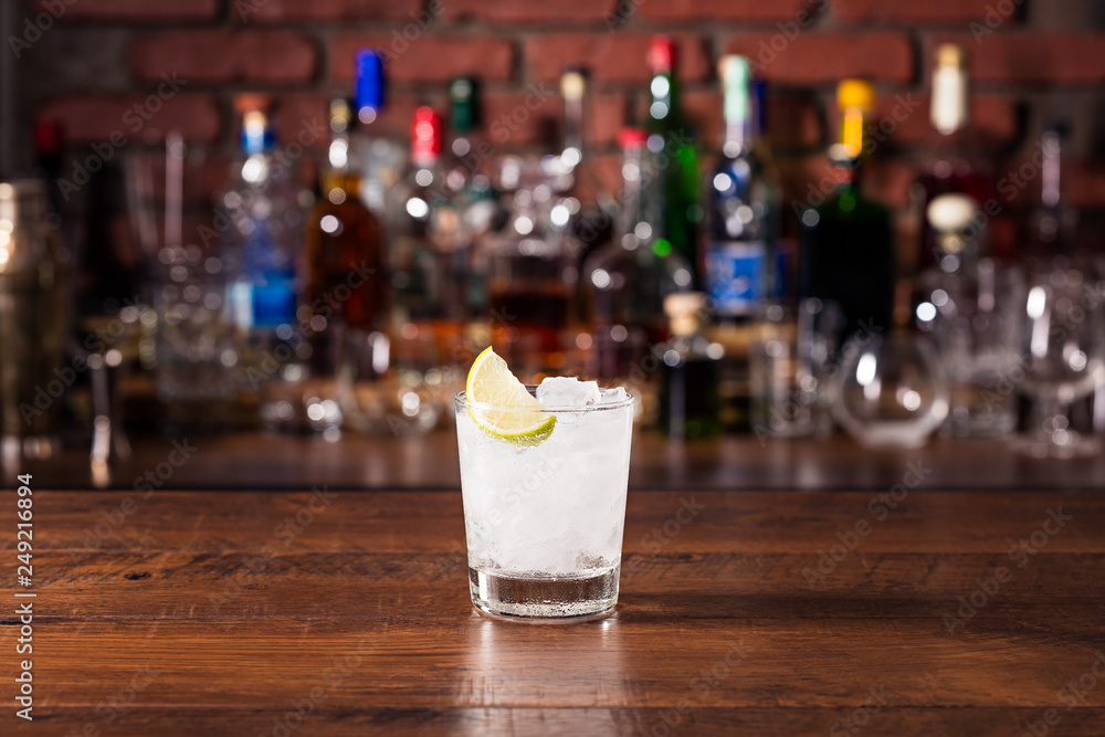 Refreshing Gin and Tonic Refreshing Gin and Tonic