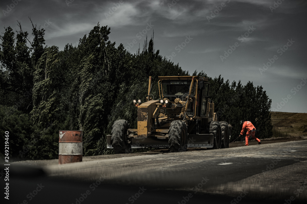 TRACTOR GIGANTE TRACTOR GIGANTE