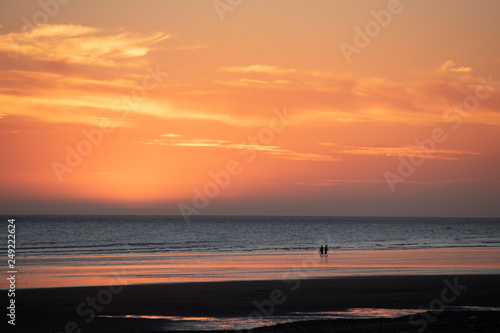 ATARDECER MAGICO EN LA PLAYA 