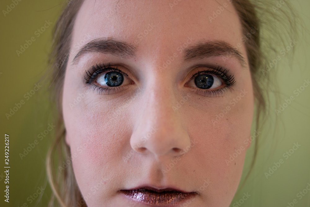 Fototapeta premium blue eyed women close up photo