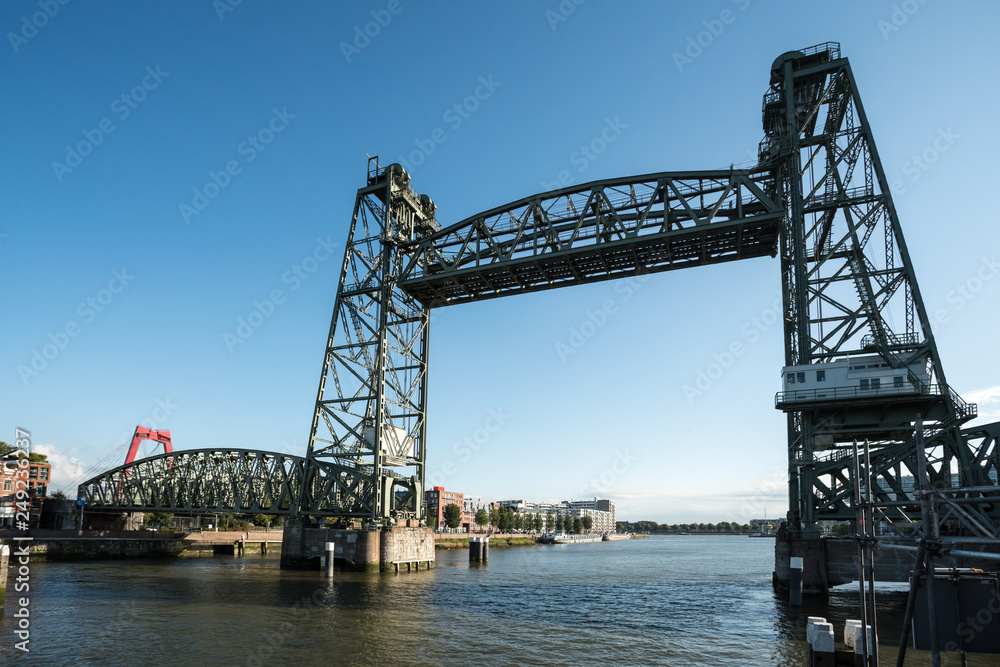 Fototapeta premium the Koningshaven Bridge