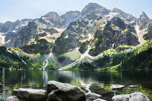 piękny górski krajobraz, staw  © VinyLove Foto