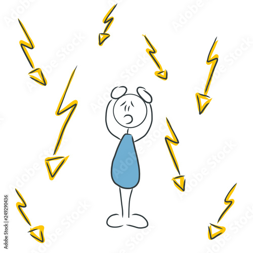 Figur hält schützend die Hände über den Kopf, Blitze