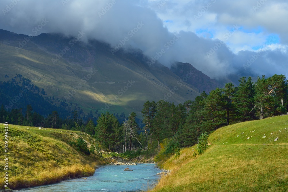 Obraz premium Mountains in evening