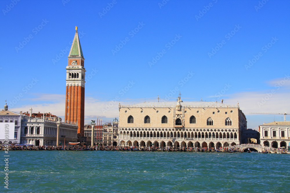 le Campanile de Saint-Marc à Venise en Italie