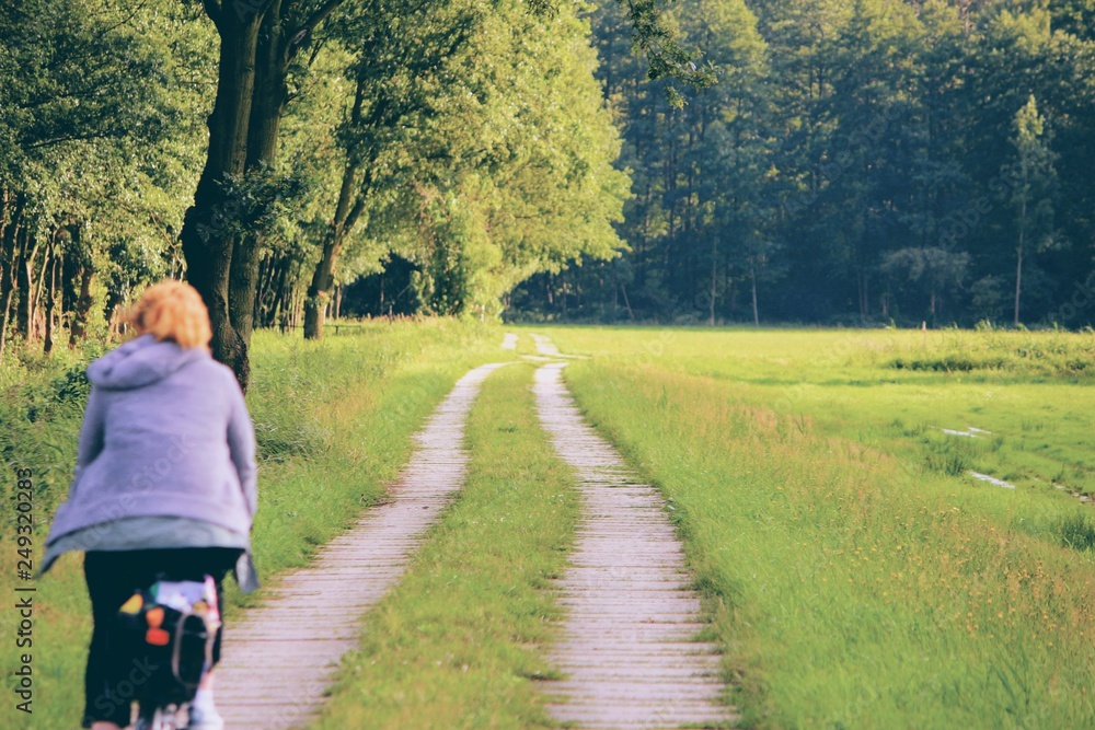 Fototapeta premium Radfahren in der Natur