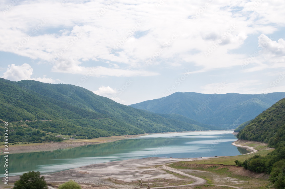 Obraz premium Beautiful view of the reservoir on the river Inguri in Svaneti Georgia .