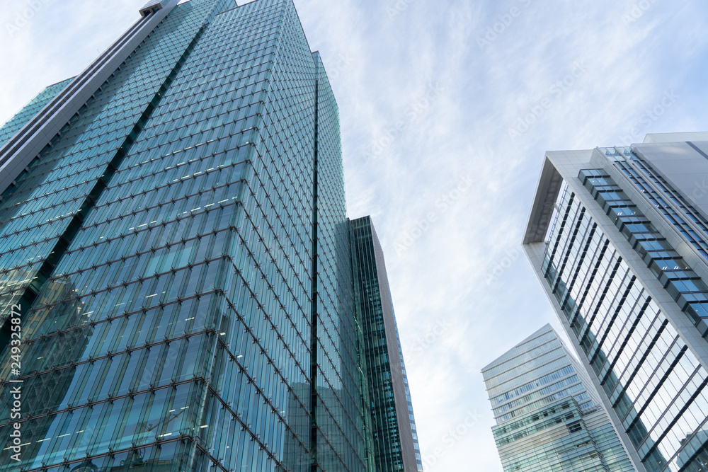 Fototapeta premium ビル群を見上げる