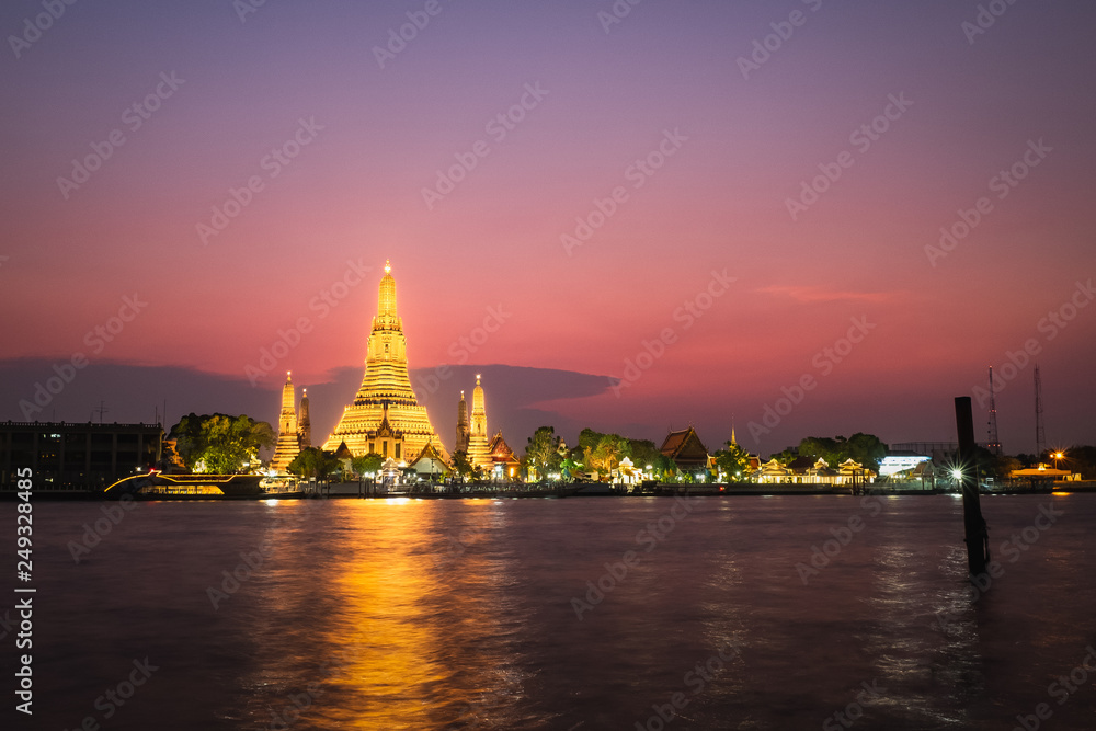 Sunset at Wat Arun