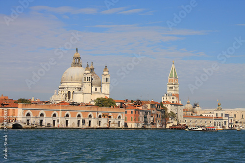 la basilique Santa Maria della Salute    Venise en Italie
