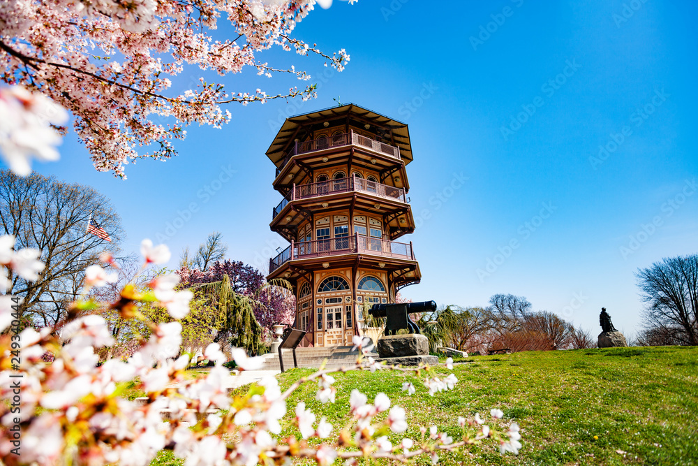 Pagoda-style tower in Patterson park, Baltimore - obrazy, fototapety, plakaty 