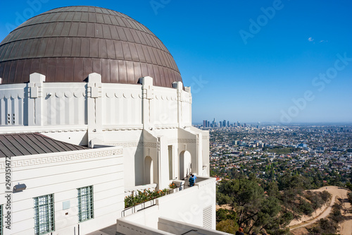 Fototapet Overlooking the city of Los Angeles from  griffith park observatory