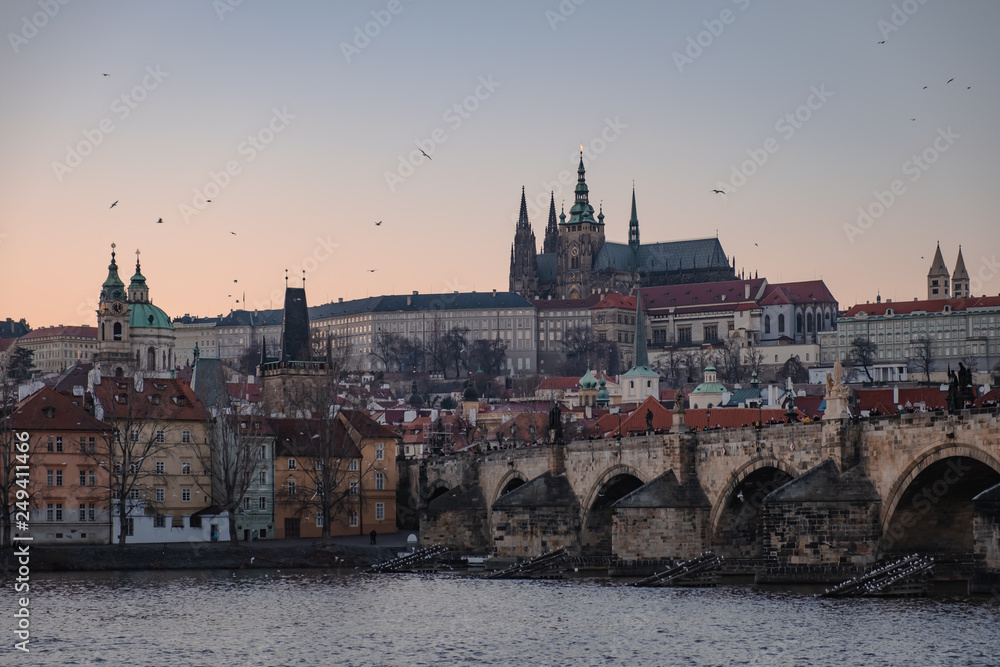 Obraz premium Charles Bridge and Prague Castle