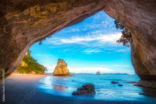 Fotografija view from the cave at cathedral cove,coromandel,new zealand 42