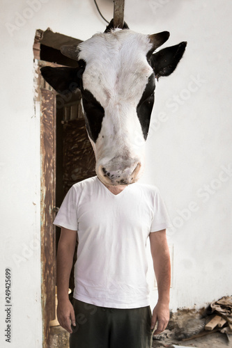 Derrière la tête d'une vache suspendue photo
