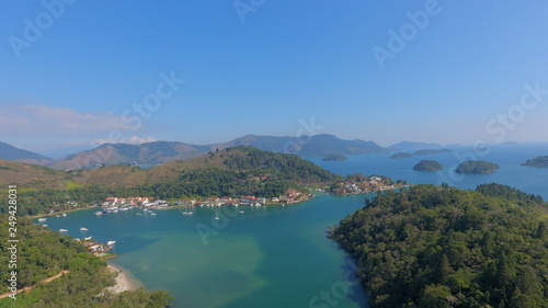 panoramic view of island in the sea © Mateus