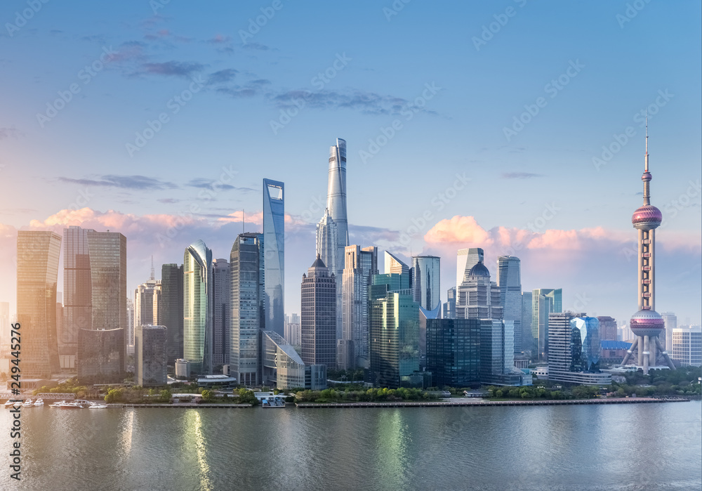 Naklejka premium pudong panoramę z porannym niebem