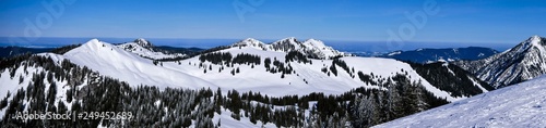 Winterpanorame bayerische Voralpen vom Seekarkreuz zum Hirschberg photo