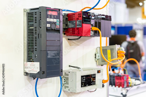 Advance universal automatic inverter for electric current vector or vfd high performance and accuracy communication remote system connect with program logic controller plc for machine control