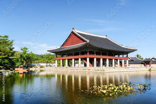 Amazing view of Gyeonghoeru Pavilion and Gyeongbokgung Palace