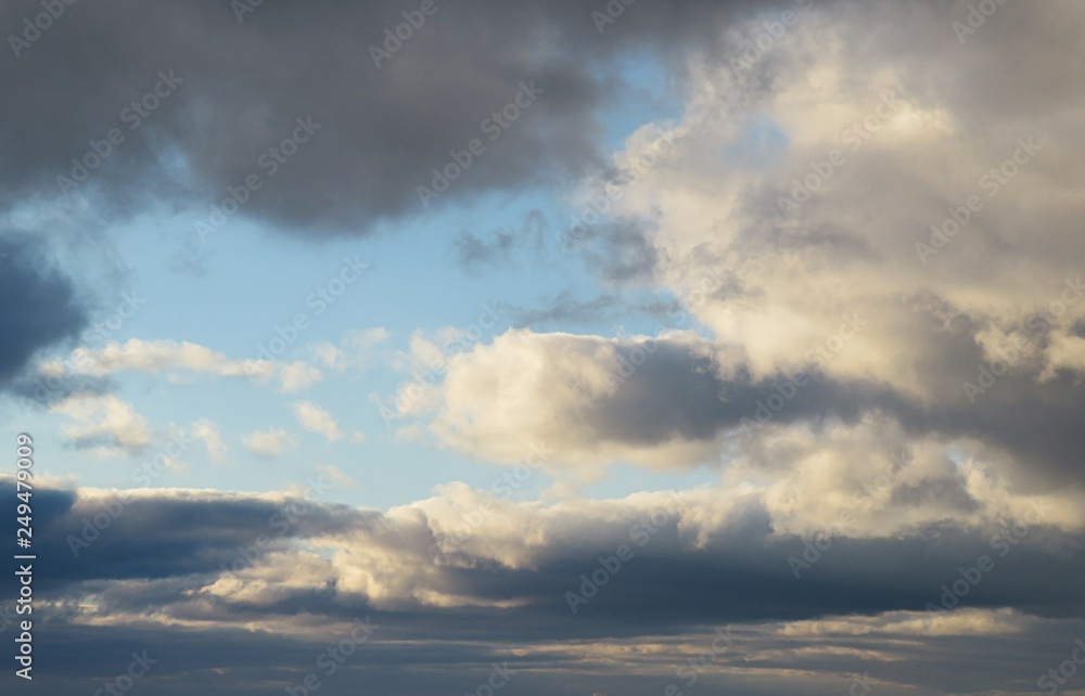 Fototapeta premium Beautiful sky and clouds view in the sky 