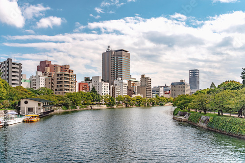 広島市街地風景 元安川と町並み風景