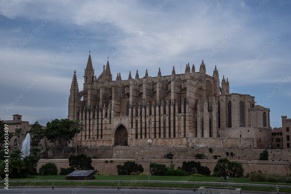 Kathedralen-La Seu, Royal Palace, La Almudaina in Palma de Mallorca, known places in Palma de Mallorca, 