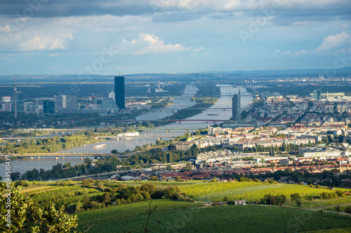 Canvas Print Vienna landscape with Danube river and the bridges, view from Kahlenberg mountai