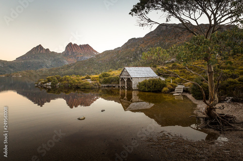 Dove lake in Cradle Mountain, Tasmania