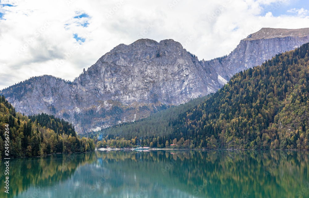 Fototapeta premium Moutain lake Ritsa (Riza), Abkhazia, Caucasus mountains