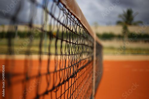 rede em quadra de tênis photo