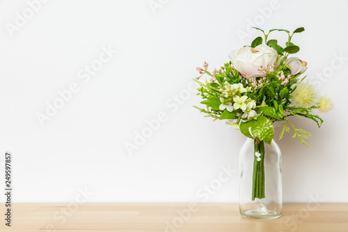 Tableau sur toile bunch of artificial flowers
