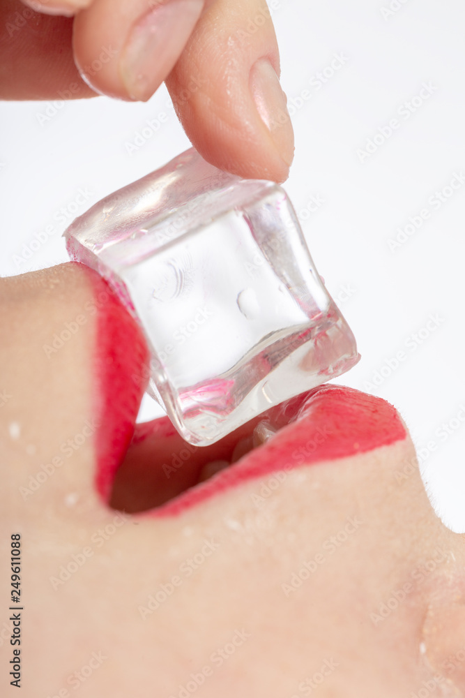 Fototapeta premium ice in mouth