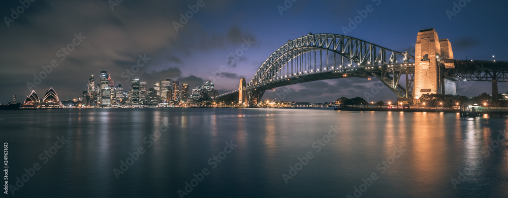 Fototapeta premium Sydney Harbour Bridge in panorama