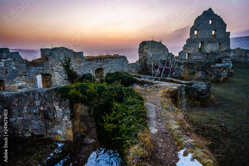 Ruine Hohenurach zum Sonnenaufgang