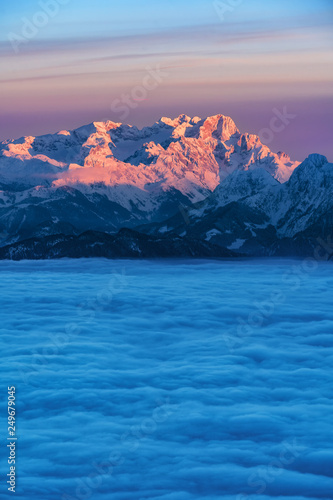 Wallpaper Mural Über den Wolken in den Alpen zum Sonnenuntergang im Berchtesgadener Land, Nationalpark Torontodigital.ca