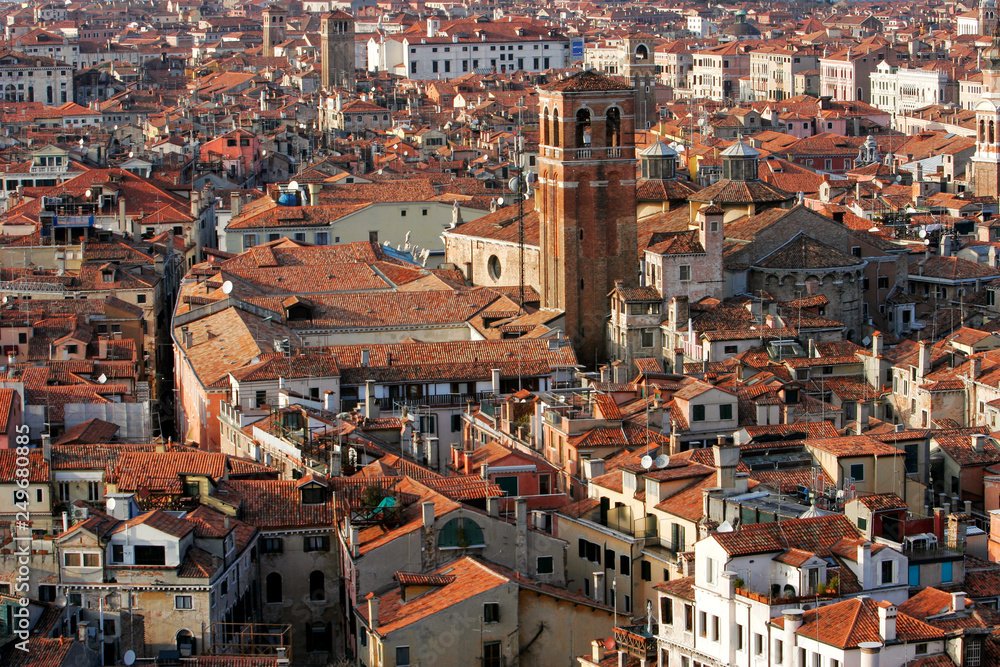 Italien, Venedig, Luftbild, Blick vom Campanile über die Daecher der Stadt