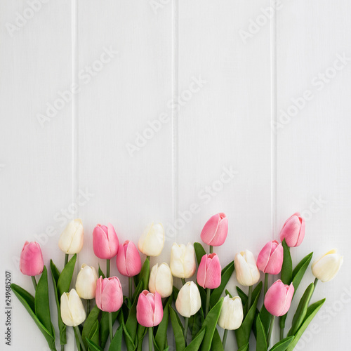 Fototapeta Naklejka Na Ścianę i Meble -  Bonita composición de tulipanes para bodas 