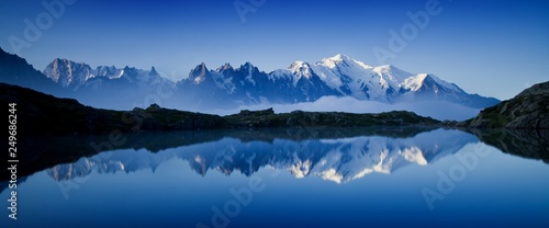 Cuadro en lienzo Colorful summer view of the Lac Blanc lake with Mont Blanc (Monte Bianco) on background, Chamonix location