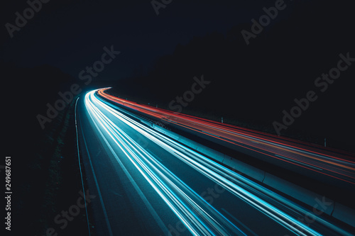 Daten-autobahn in der Nacht photo