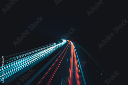 Daten-autobahn in der Nacht